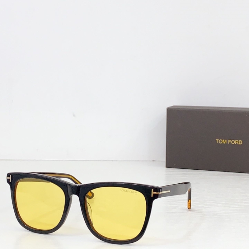 TOM FORD